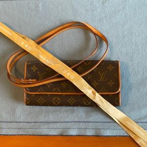 Cute as cross body or clutch